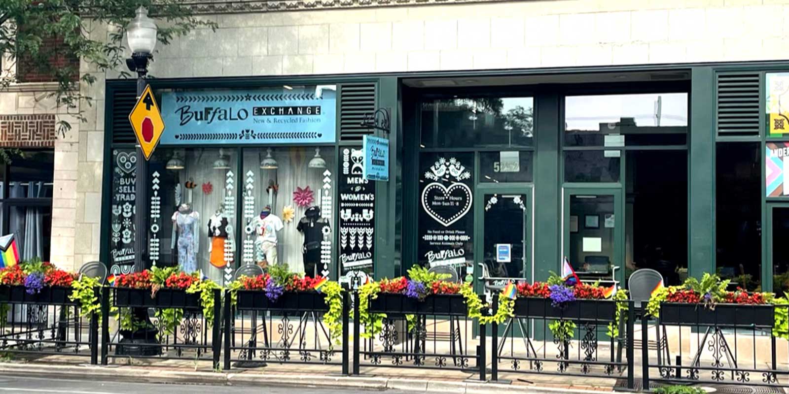 Exterior of Buffalo Exchange Chicago, Andersonville